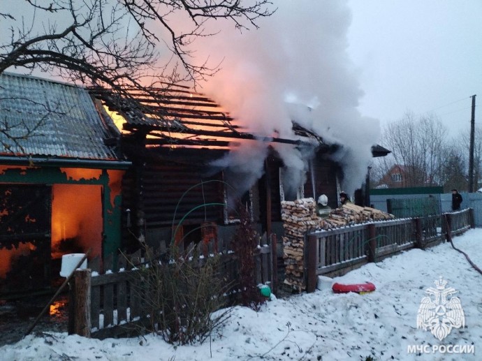 При пожаре в частном доме в Ярославской области погибла пожилая женщина