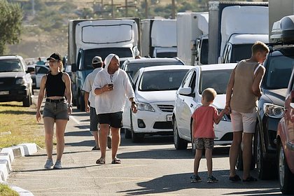 В очереди на Крымский мост скопилось более тысячи автомобилей с обеих сторон