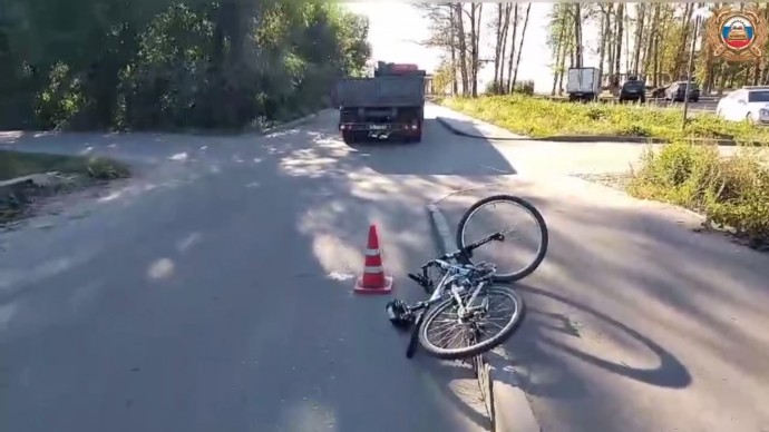 В Ярославской области водитель КАМАЗа насмерть сбил велосипедиста