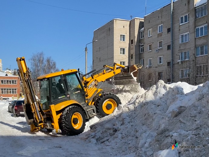 С 35 кировских улиц вывезут снег