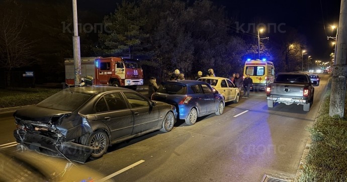 По Суворова не проехать: где калининградцы встали в пробках из-за трёх ДТП вечером понедельника