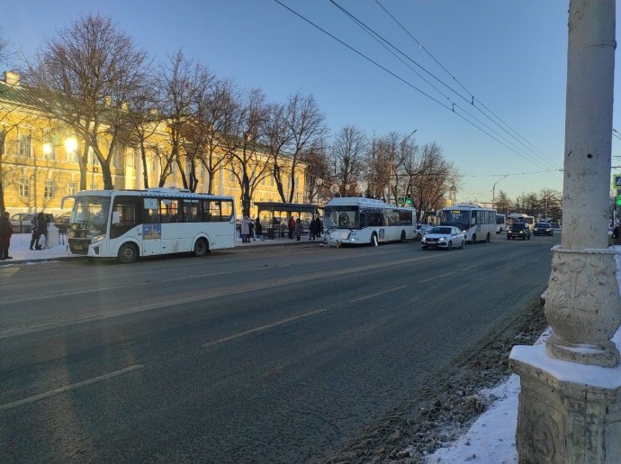 Среди пострадавших — трое детей: новые подробности аварии с автобусами в Костроме