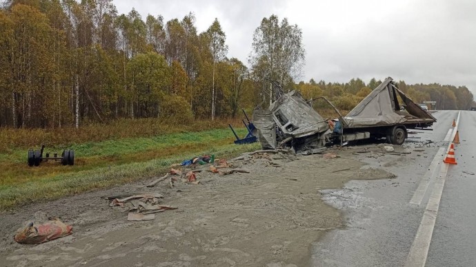 Водитель погиб во время аварии с КАМАЗом на костромской трассе