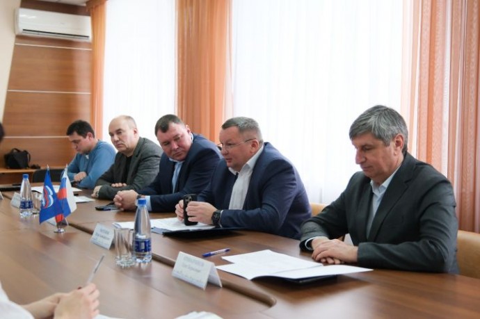 Исполнение просьб астраханцев — на контроле Игоря Мартынова