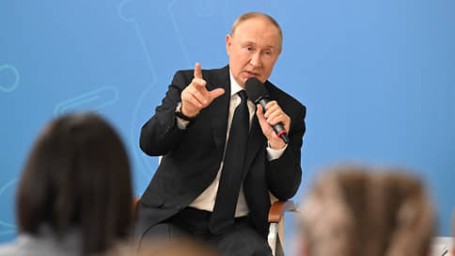 Путин рассказал школьникам, что мало спит, и посоветовал не брать с него пример