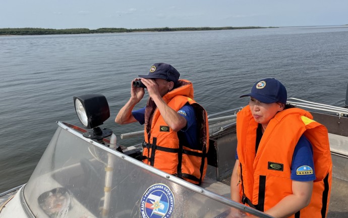 В Якутии спасатели провели патрулирования рек в рамках акции «Вода – безопасная территория»