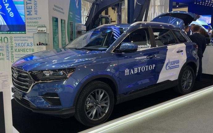 «Автотор» представил два экологичных автомобиля, работающих на природном газе