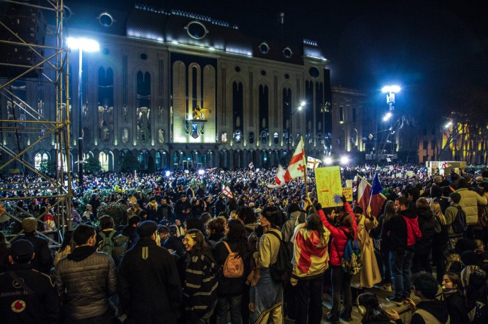 Протестный митинг в Тбилиси закончился, столкновений удалось избежать