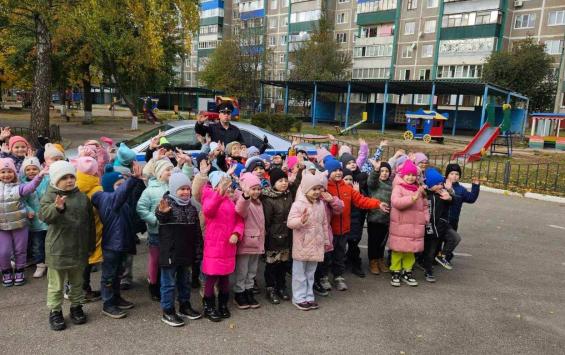 В Курске воспитанники детского сада №122 написали письма водителям