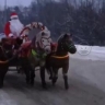 В пензенской Терновке заметили едущего на тройке Деда Мороза. ВИДЕО