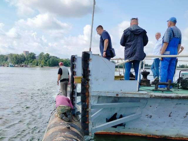 Участок трубопровода всплыл на Оби