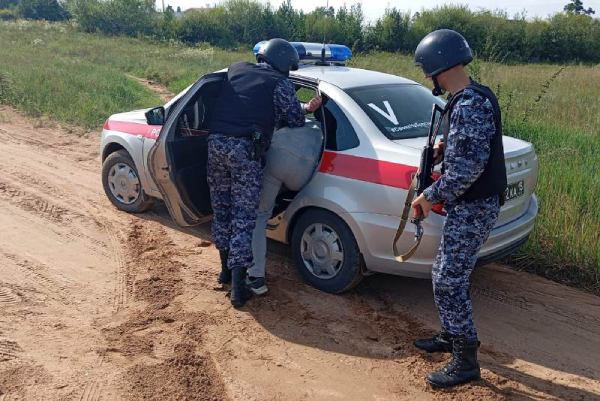 В Бурятии мужчина с мешком конопли пытался убежать от росгвардейцев