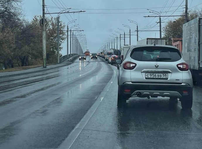 Пензенцев предупреждают об огромном заторе на Сурском мосту