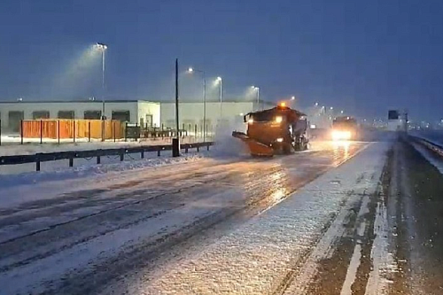 Международный мост Благовещенск — Хэйхэ очищают от снега