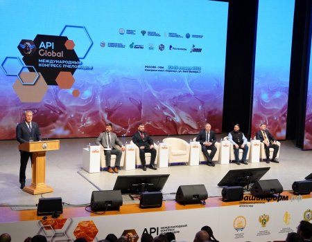 В Уфе начал работу международный конгресс пчеловодов «АпиГлобал»