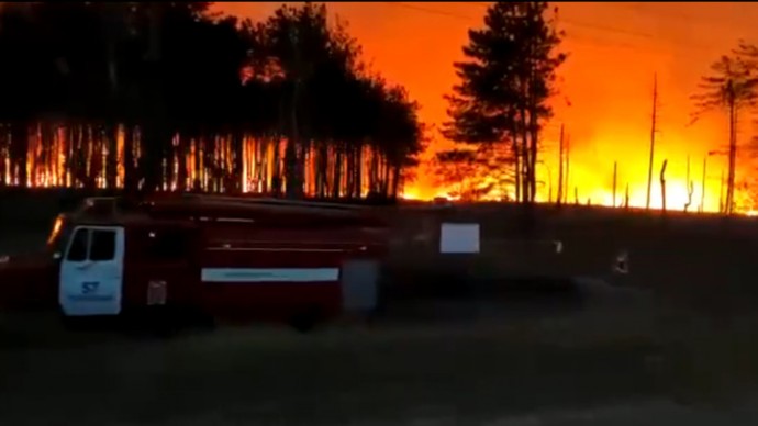 В Ростовской области набирает силу природный пожар