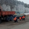 В Башкирии ямы латают с помощью холодного асфальта