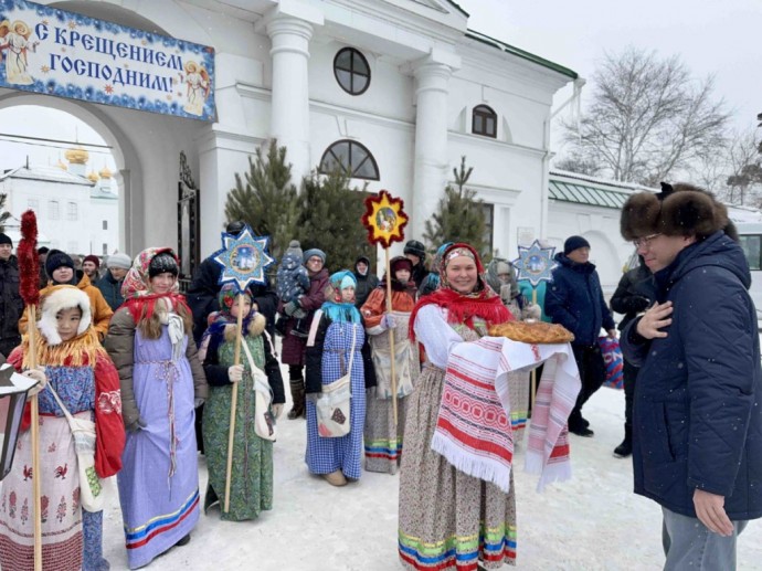 У стен монастыря Бурятии прошёл фестиваль «Крещенская купель»