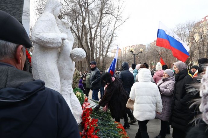 В День защитника Отечества в Астрахани открыли мемориал в память об участниках СВО