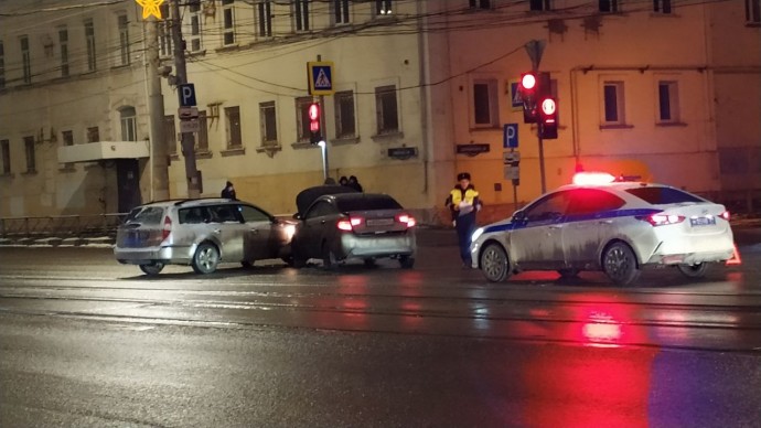 На Советской столкнулись две легковушки