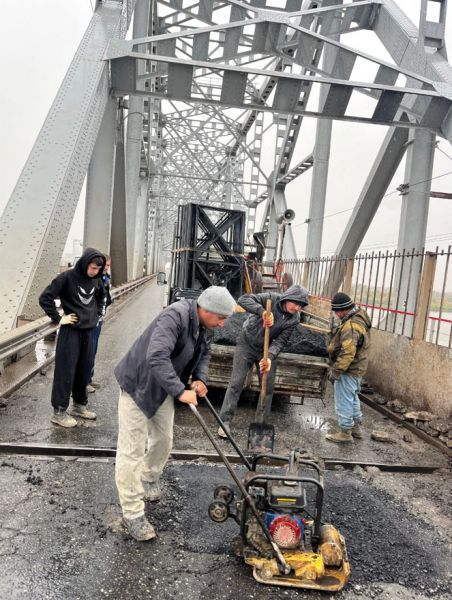 На Старом мосту ограничат проезд в Астрахани 