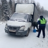 Кузбасские автоинспекторы оказали помощь автомобилисту