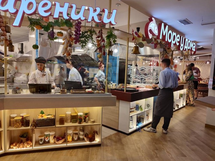 ​В центре Перми открылся гастромаркет с морепродуктами и готовой едой