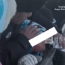 В Хэйхэ полиция спасла ребенка, который решил попробовать на вкус металлическое ограждение
