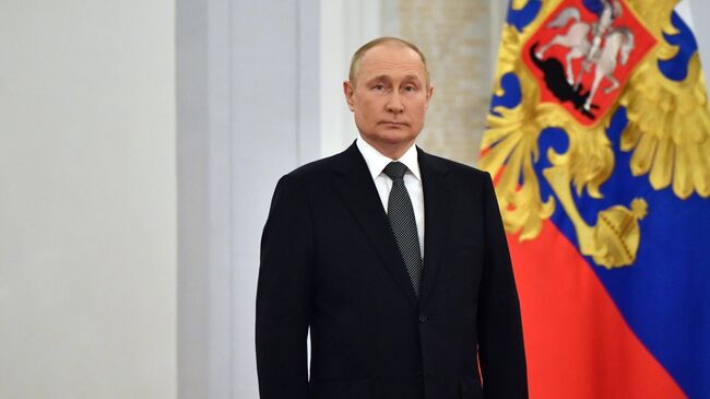 Путин в День защитника Отечества вручит госнаграды