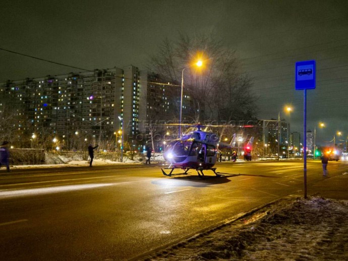 Вертолет Московского авиацентра прибыл на место аварии на Новочеркасском бульваре