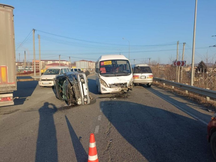 «Пострадали двое». Жесткое ДТП с пассажирским автобусом произошло в Приморье