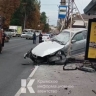 Водитель BMW, влетевший в остановку на площади Куйбышева в Симферополе, чудом выжил