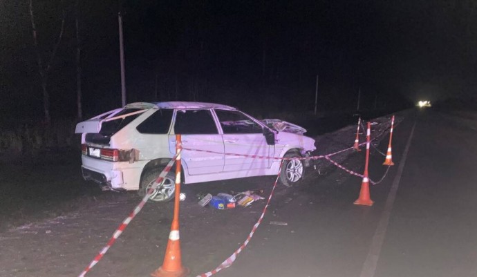 На трассе в Новгородском районе пострадал пьяный водитель и девушка-пассажир