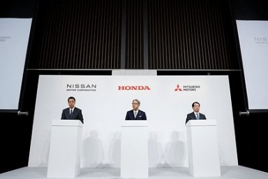 Названа возможная дата слияния Honda и Nissan