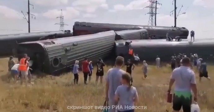 Пассажирский поезд сошёл с рельсов в Волгоградской области