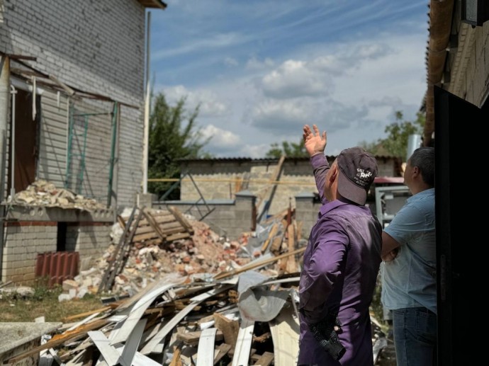 В Белгородском районе продолжают восстанавливать повреждённые при обстрелах дома