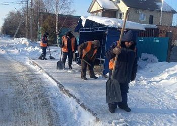 В Благовещенске ночью очистят тротуары и избавят дороги от наледи