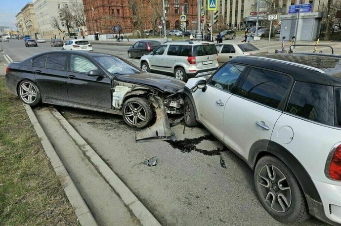 Что грозит водителям, оставившим место ДТП