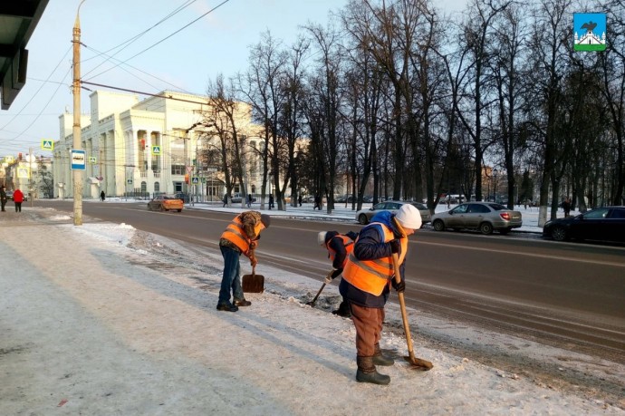 Порядок на улицах Орла наводят 106 уборщиков и 59 единиц техники