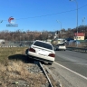 Во Владивостоке водитель иномарки устроил загадочное ДТП