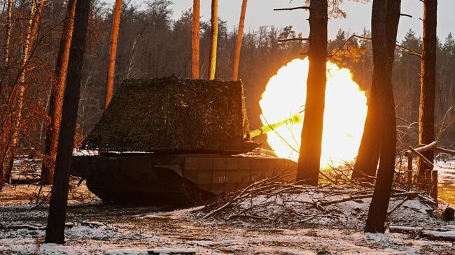 Бойцов 90-й танковой дивизии группировки "Центр" наградили в зоне СВО