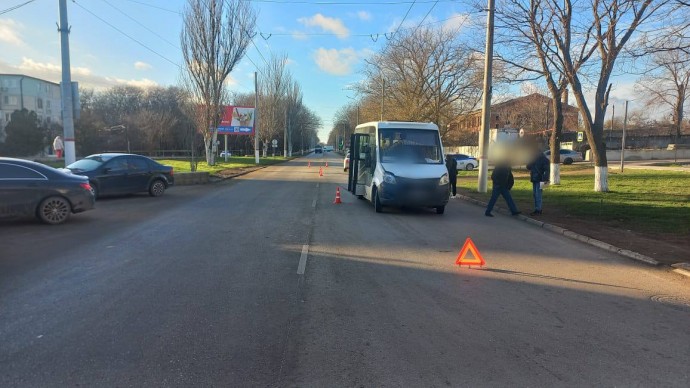 Маршрутка сбила подростка в Керчи