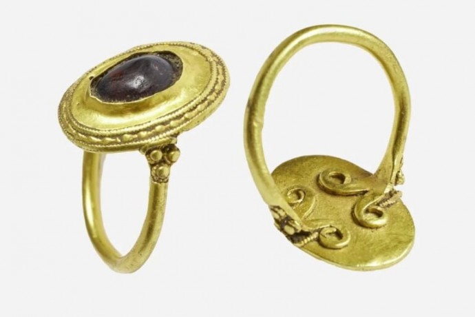 Житель Дании нашел золотое кольцо эпохи Меровингов