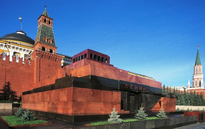 Россияне однозначно высказываются за необходимость захоронения тела Ленина