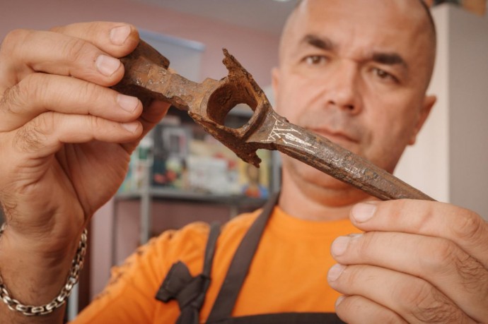 Старинный клевец XVI-XVII веков нашли в Тульской области