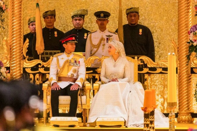 ​В Брунее, по королевскому приказу, девять дней празднуют свадьбу принца