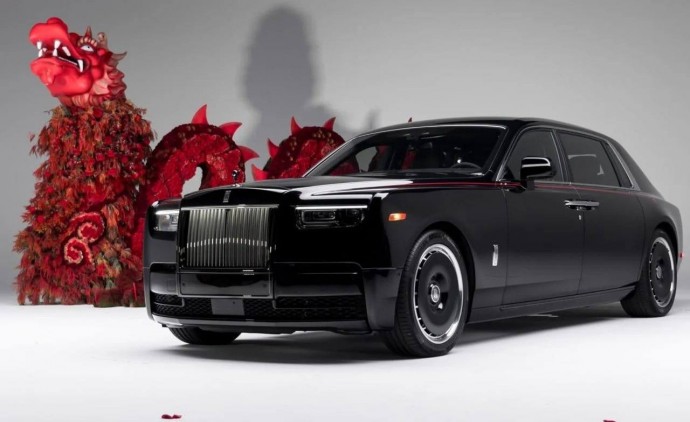 ​Rolls-Royce показала эксклюзивный Phantom Dragon