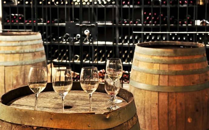 Импорт вина из ЕС упал почти на 40% с повышением пошлин для недружественных стран