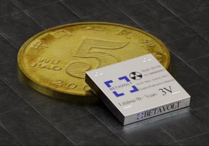 В Китае создали безопасную батарею размером с монету, способную годами заряжать разную технику