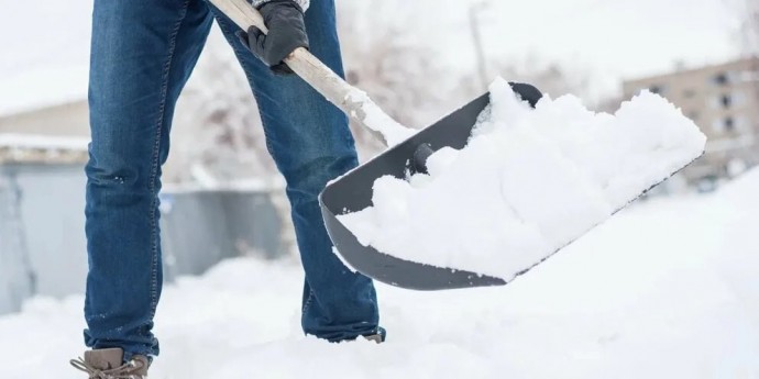 В России за кражу снега у соседа могут оштрафовать